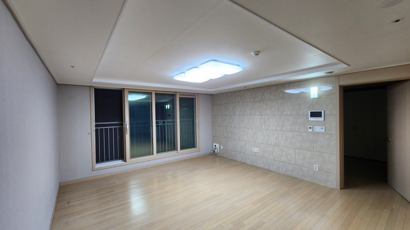 미사강변동일하이빌 34평 거실 우물천장 시공 전 모습